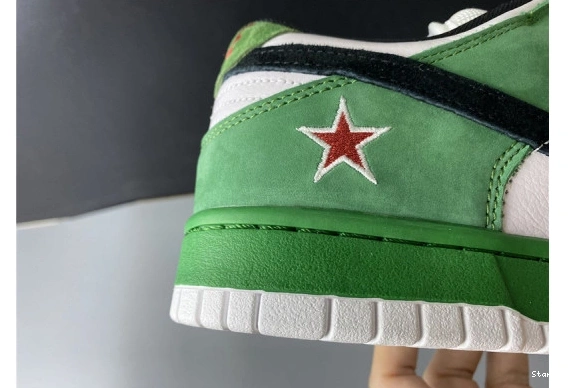 SB 304292-302 Low Dunk Nike Heineken 0728